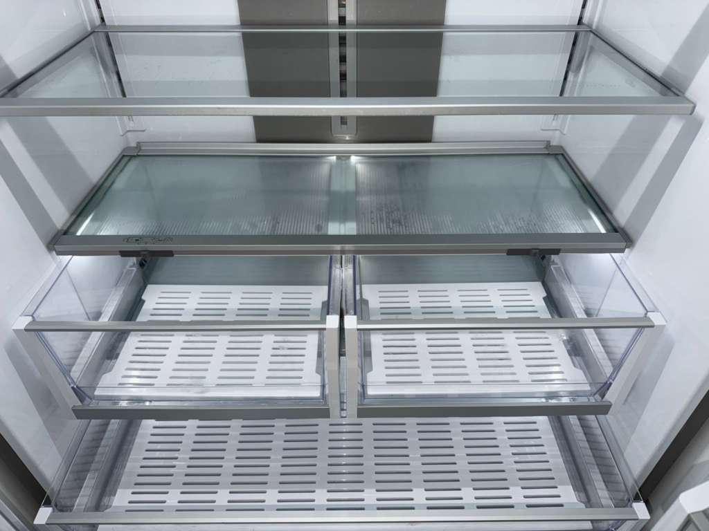 Refrigerator shelves deep cleaned